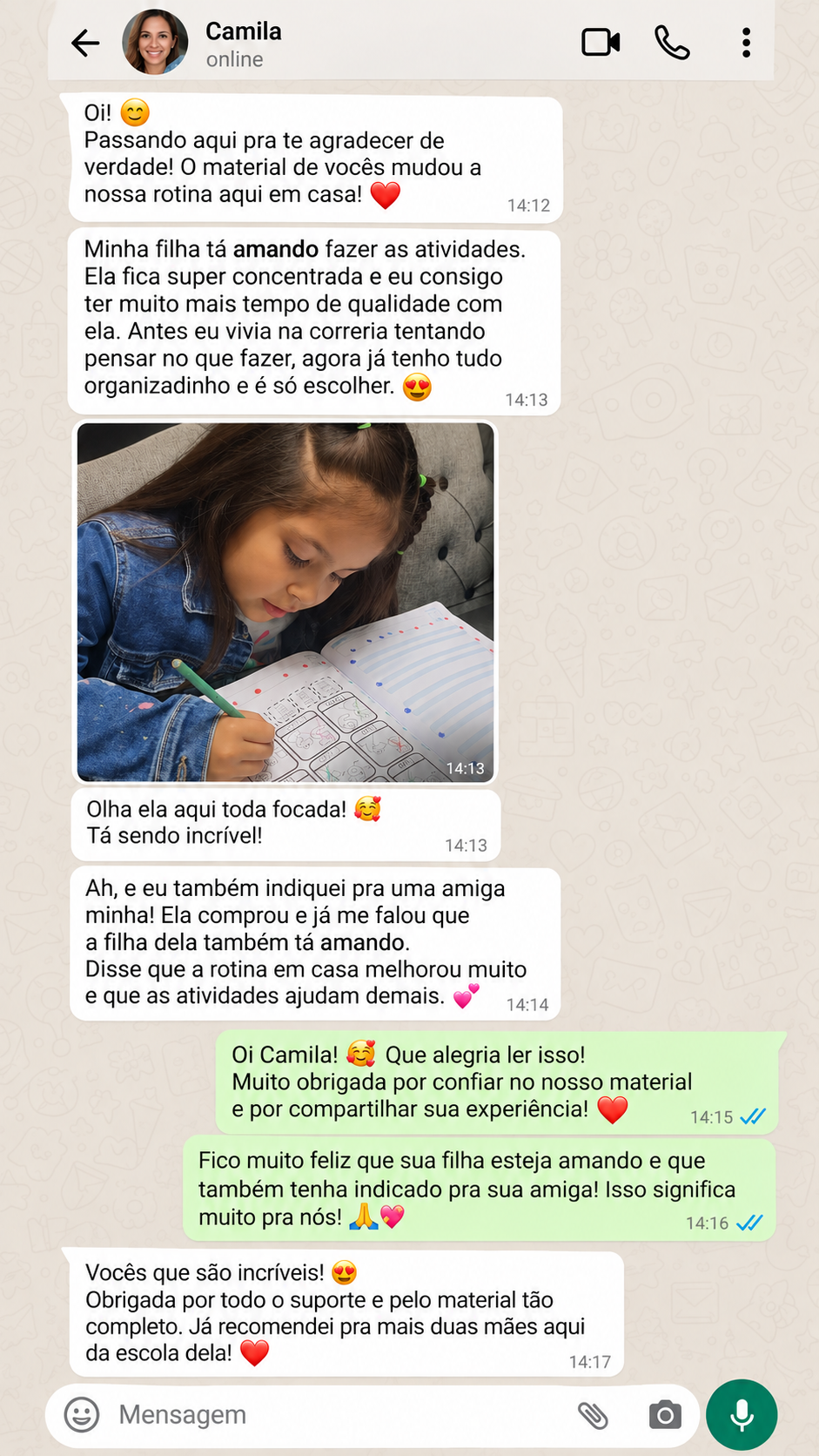 Conversa de WhatsApp com Camila sobre sua experiência com o material do Clube Mente Brilhante